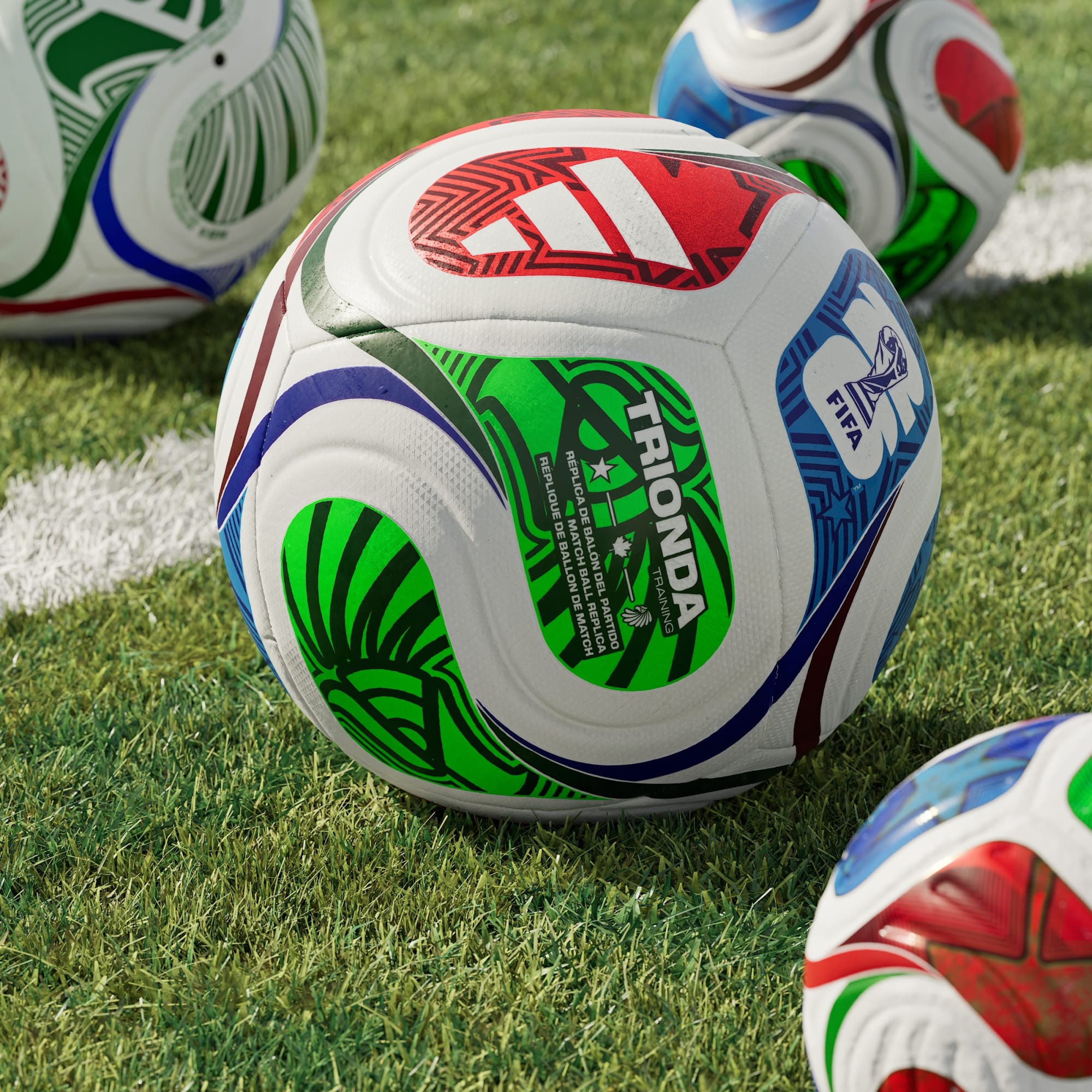 Balon_de_entrenamiento_Trionda_Copa_Mundial_de_la_FIFA_26tm_Blanco_JD8032_HM7.jpg