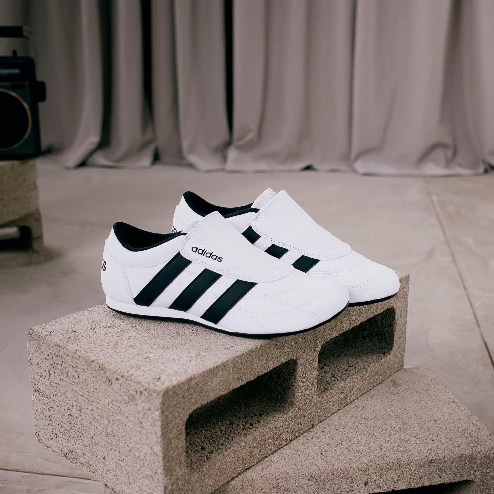 TENIS ADIDAS TEKWEN