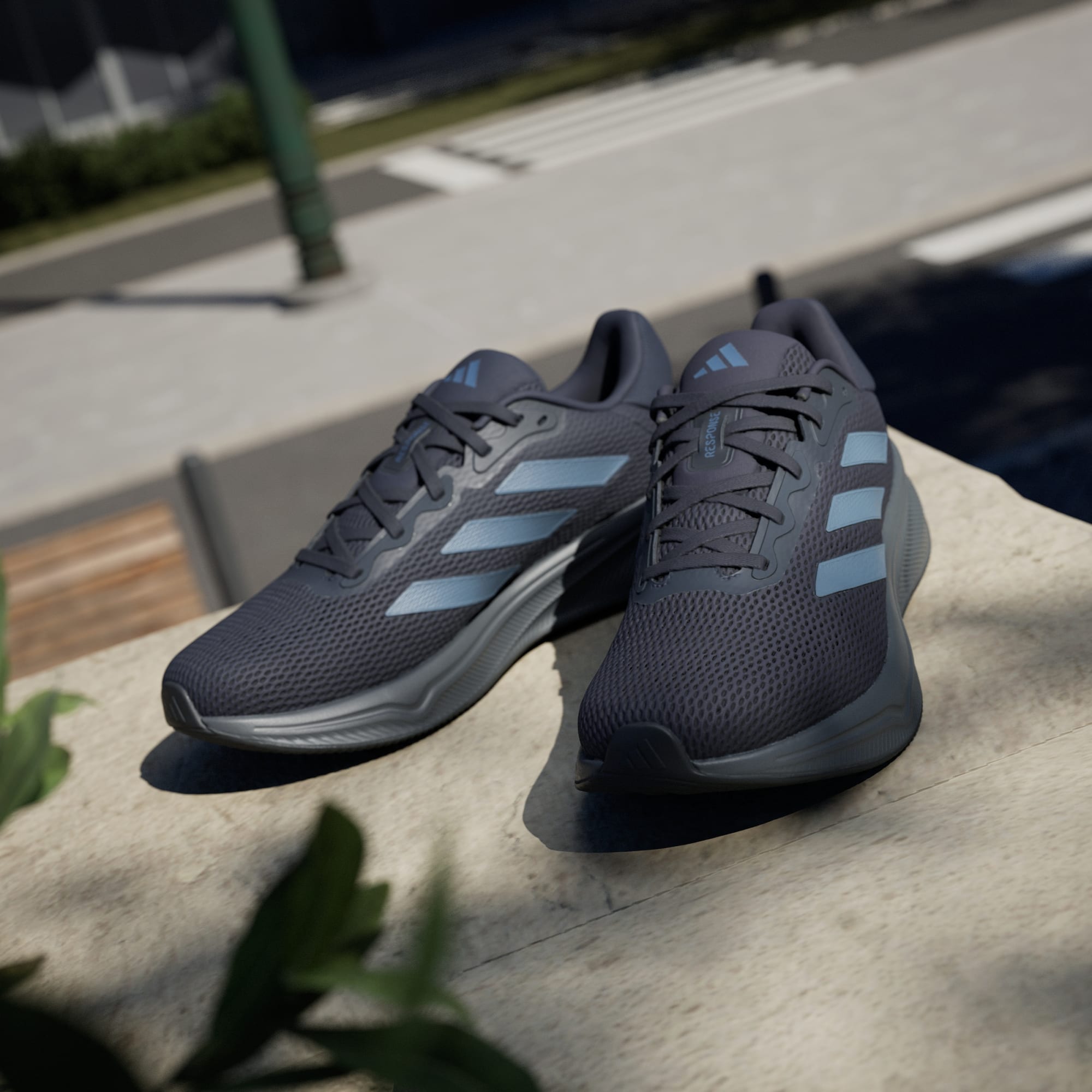 TENIS ADIDAS RESPONSE