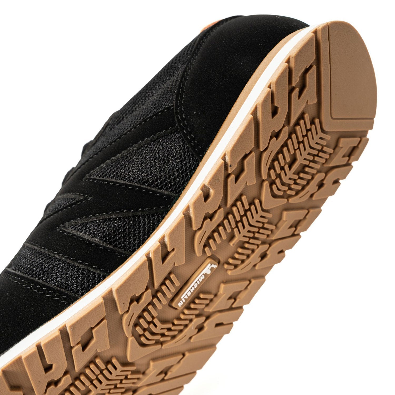 Zapatillla Urbana Mujer Color negro y Beige Michelin CC15